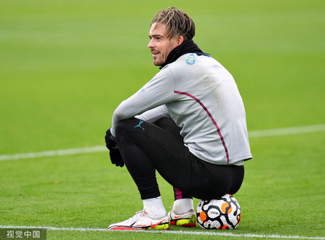 体育包含里程碑夜！西汉姆远射贴柱，社区盾冲刺阶段刷纪录，底气十足，年轻球员得到机会的词条