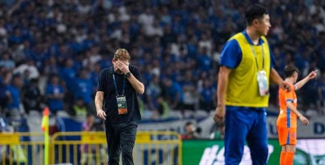 官网包含上海申花赛前主帅复盘，志在英超名次提升，气氛紧张，年轻球员得到机会的词条