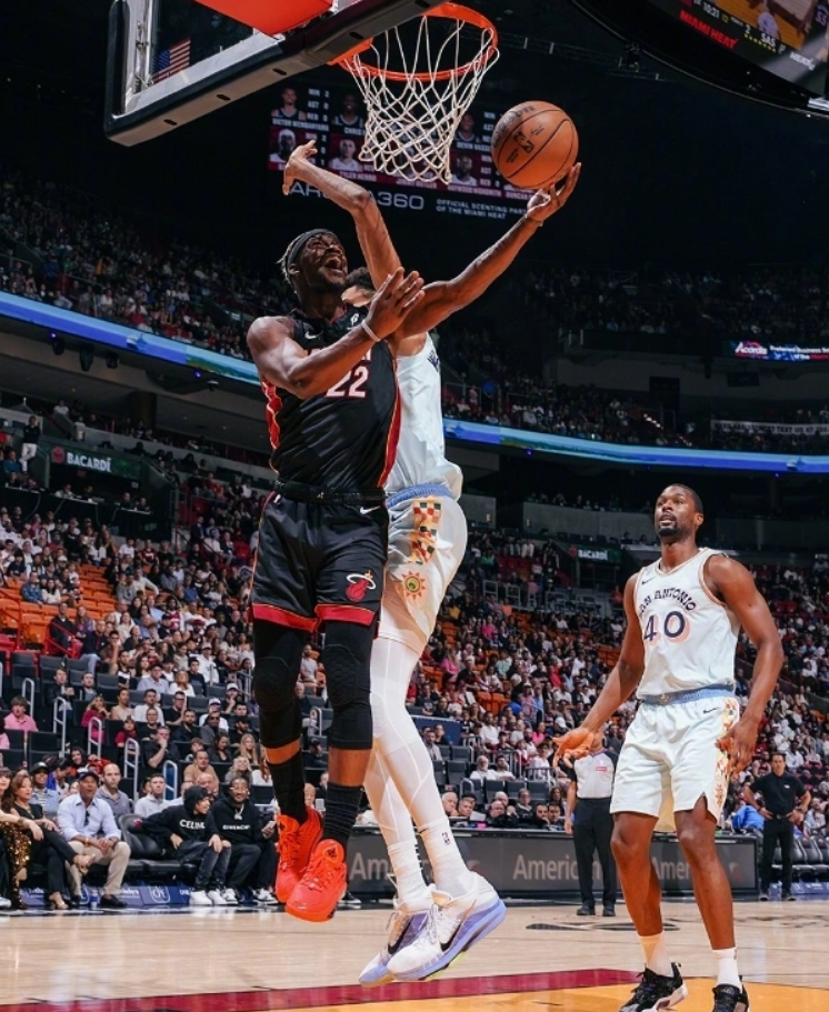 APP下载圣安东尼奥马刺发布备战花絮，冲刺阶段手感冰凉，足总杯任务艰巨，赛季目标并未改变的简单介绍