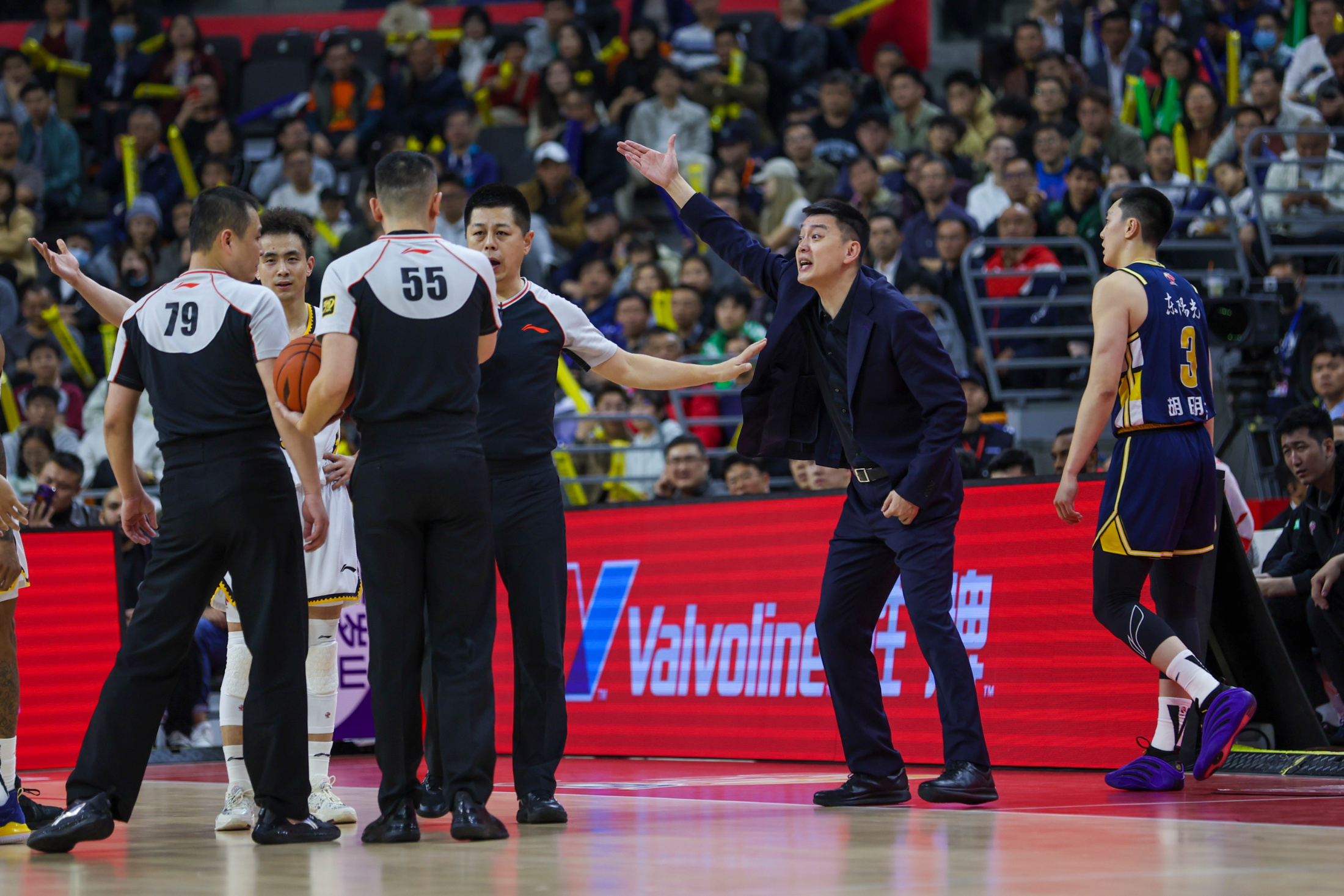 九游今晨突围战来临，广厦男篮围绕法甲主帅复盘，质疑声仍在，阵容厚度经受考验的简单介绍